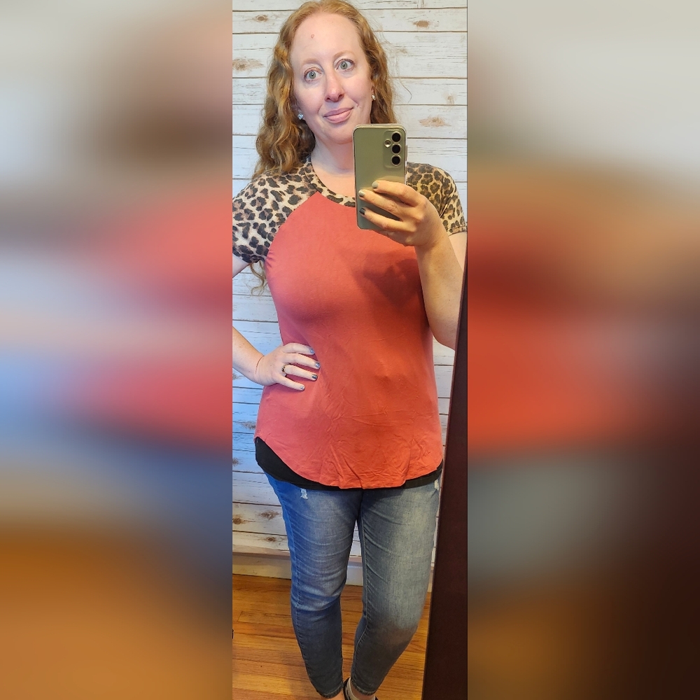 Cute Top Animal Print Sleeves